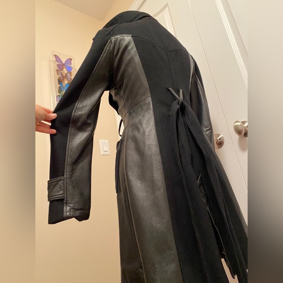 Bebe Fitted Black Jacket w Buttons & Belt- Good condition small mark shown - Picture 10 of 14